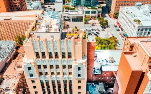 Airclos T6000 Retractable roof and S70 RPT Bifold doors. The Sinclairs Hotel Launge Bar, Fort Worth, USA