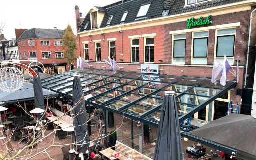 Airclos T6000 Retractable roof. Terrace roof of a restaurant, Hengelo, The Netherlands