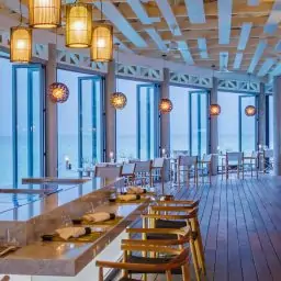 Airclos S55 Puertas plegables. The Reef Restaurant, Kuramathi Island Resort, Maldivas.