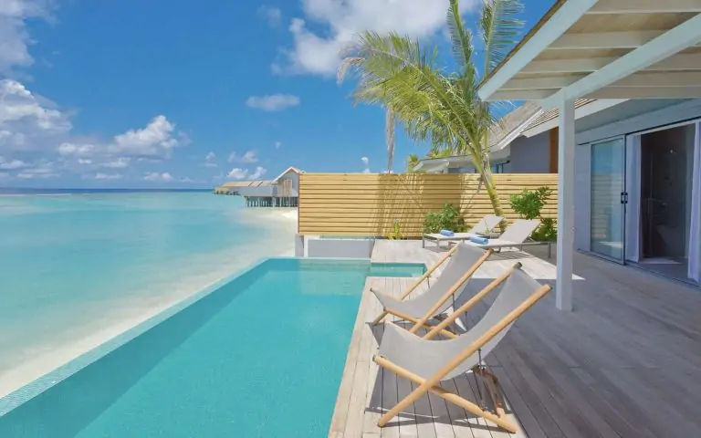 Airclos puertas correderas. Villas individuales, Kuramathi Island Resort, Maldivas