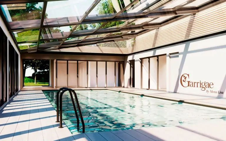 Techo móvil T6000. Piscina cubierta del Hotel Garrigae Manoir de Beauvoir, Mignaloux-Beauvoir, Francia